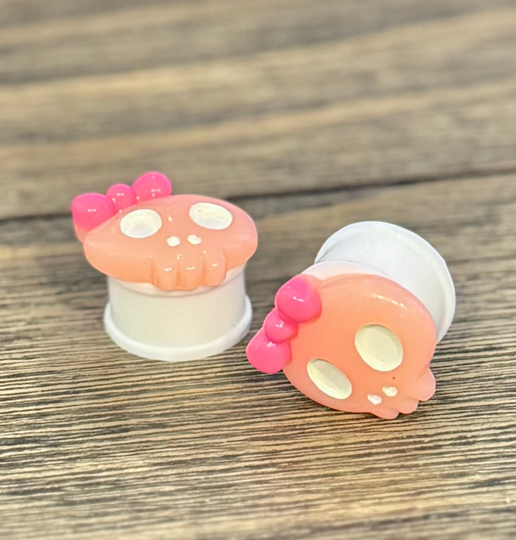 Peach Girlie Skull Ear Plugs