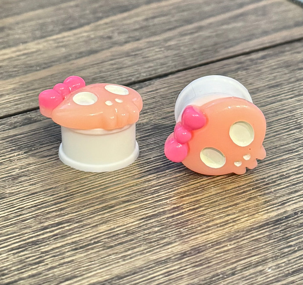 Peach Girlie Skull Ear Plugs