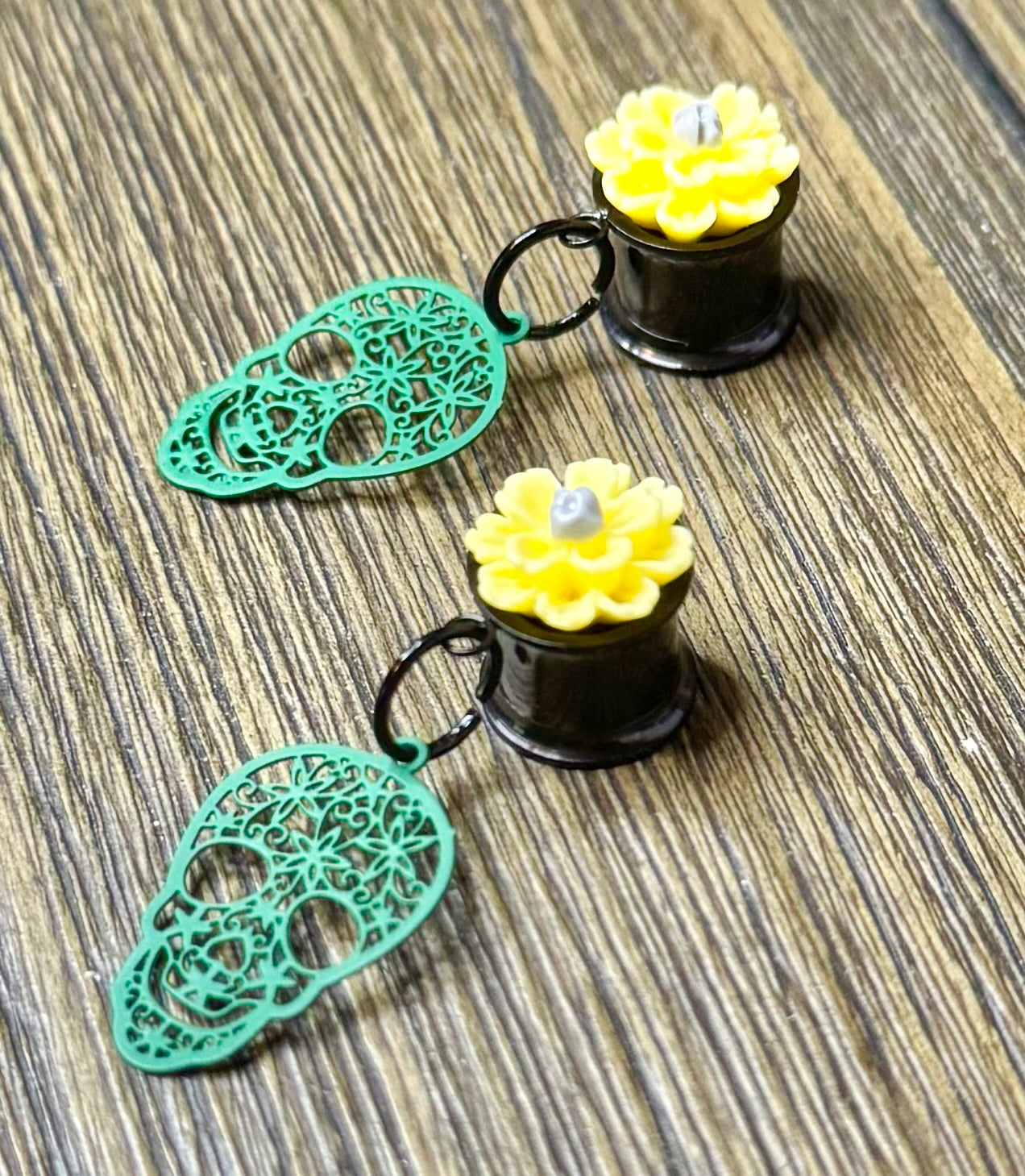 Green Skull with Flowers Dangle Ear Tunnels