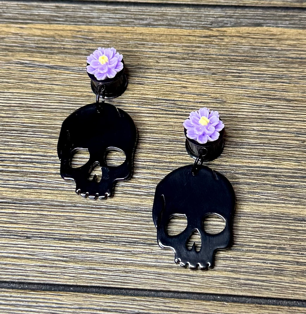 Black Skull with Flower Dangle Ear Tunnels