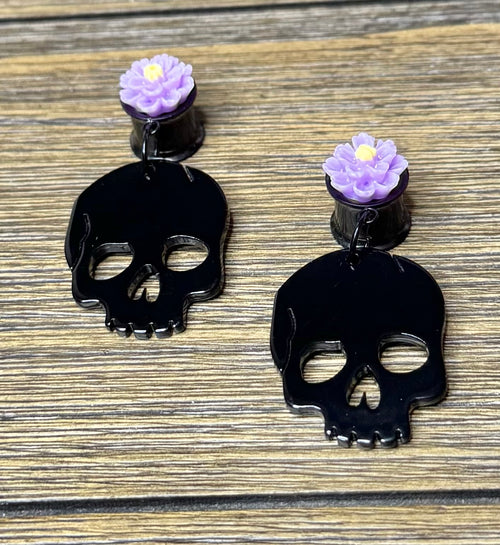 Black Skull with Flower Dangle Ear Tunnels