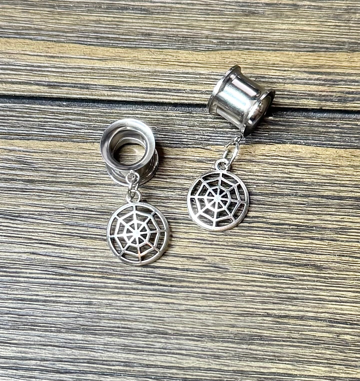 Small Spider Web Dangle Ear Tunnels