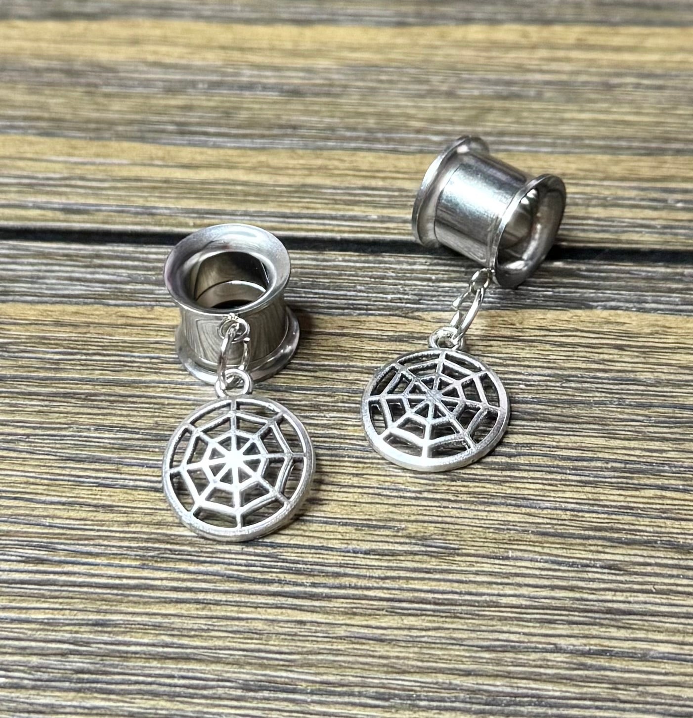 Small Spider Web Dangle Ear Tunnels