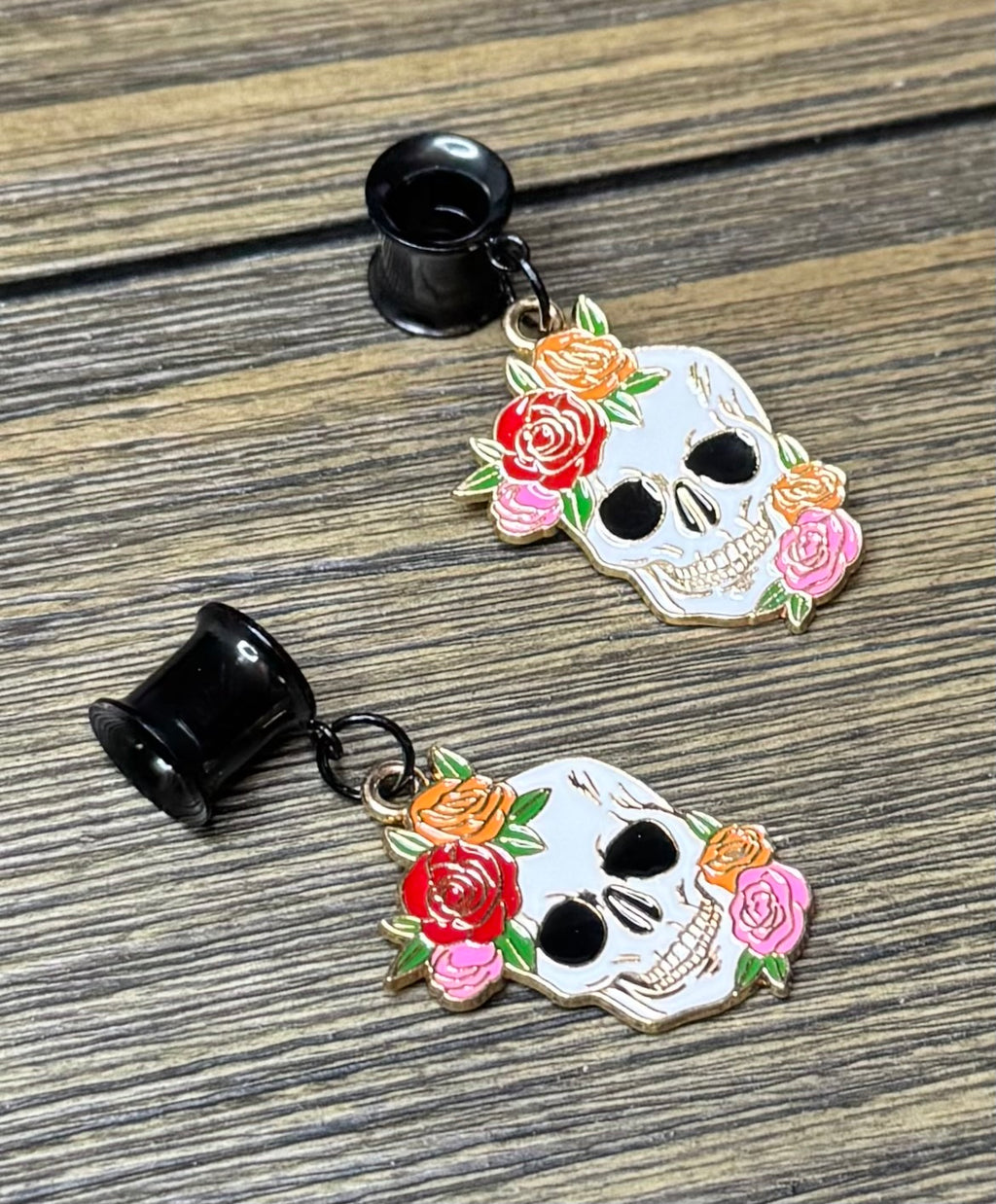 Skull and Roses Dangle Ear Tunnels