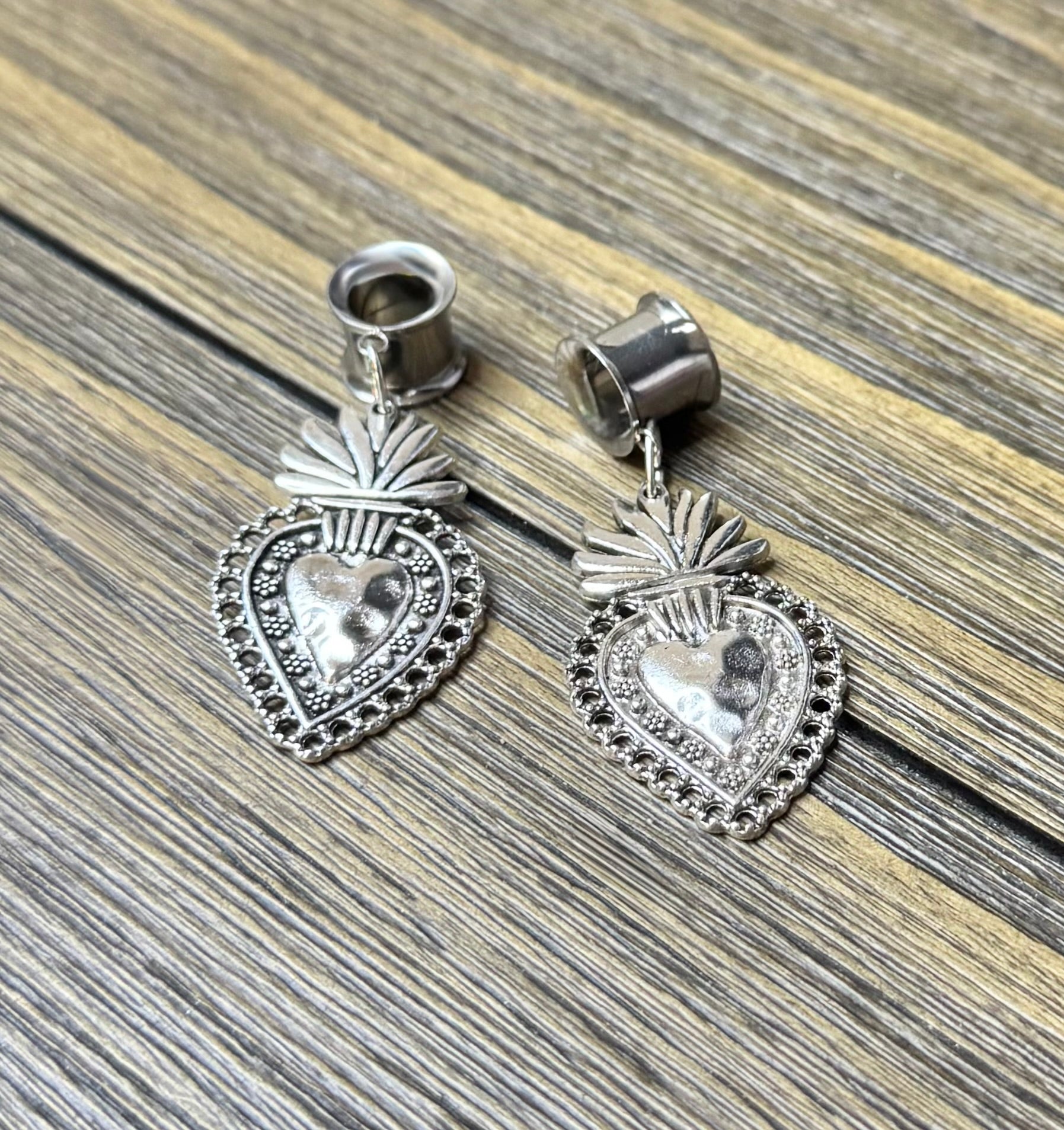 Western Heart Dangle Ear Tunnels