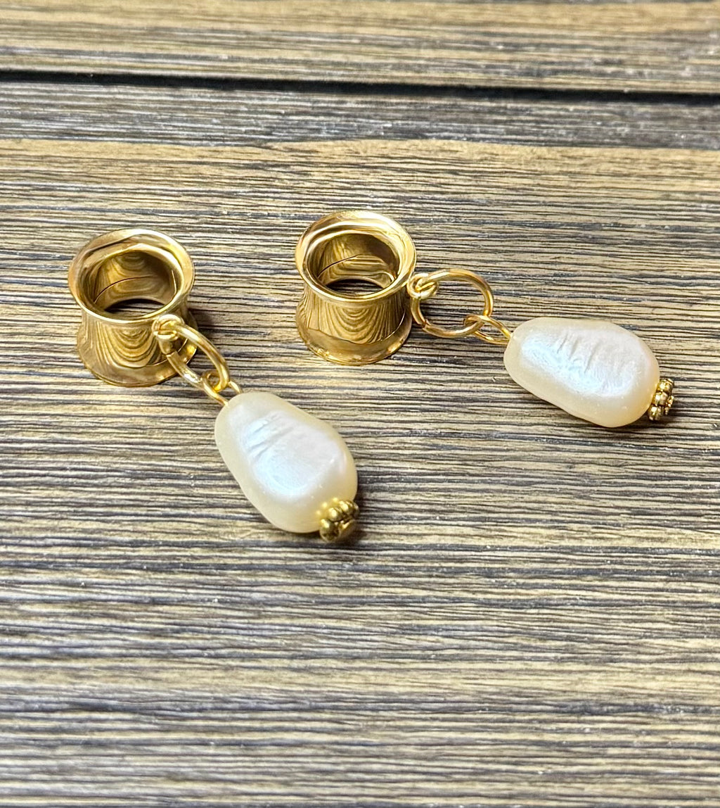 Natural Pearls Dangle Ear Tunnels